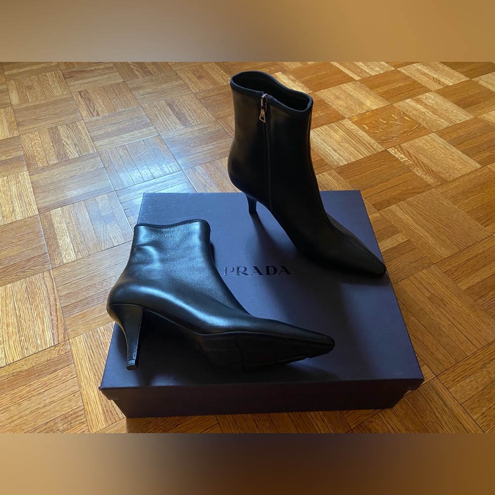 PRADA 🍁 Nappa Stretch Leather Booties | Women’s Size 37.5 Black ‘08 Collection - Picture 2 of 16